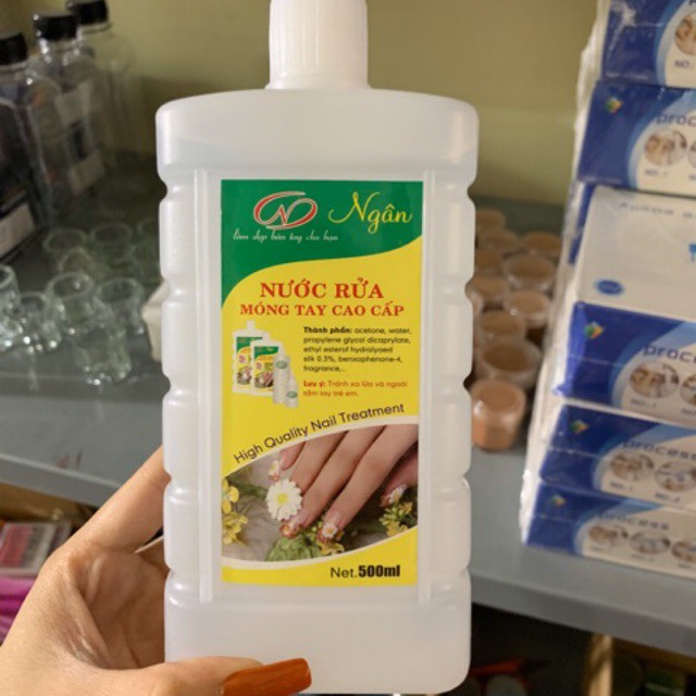 Nước rửa móng tay