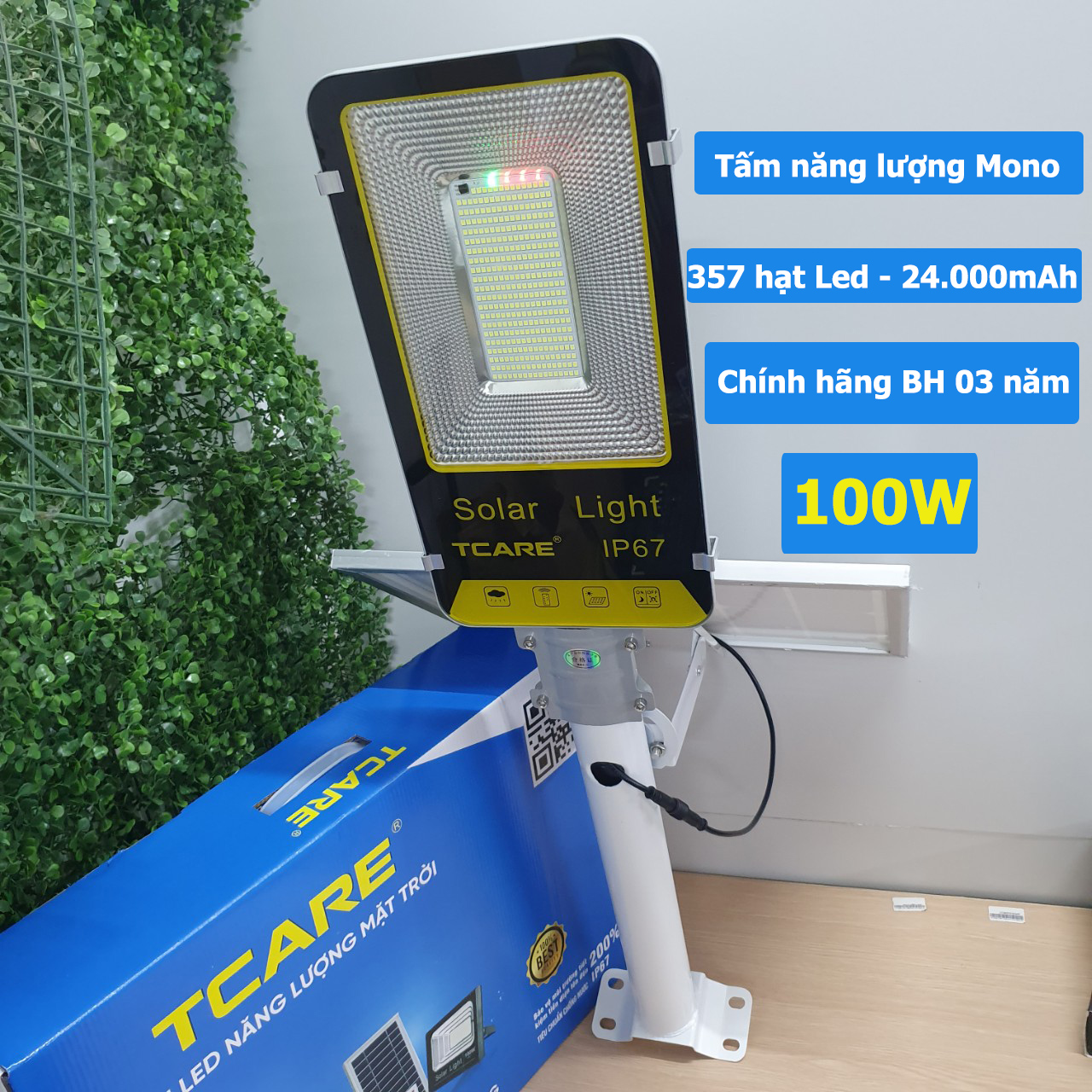Đèn đường bàn chải led năng lượng mặt trời 100w tcare 357 led, 24000mah, tấm mono