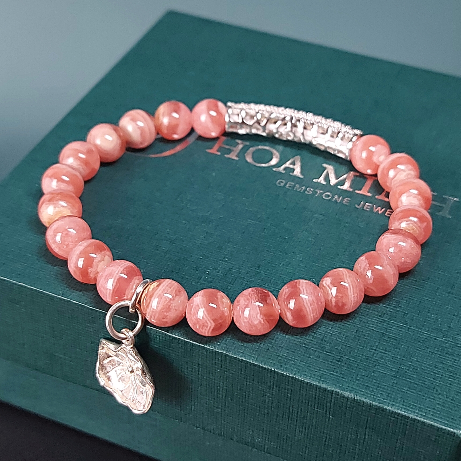 Vòng tay đá Đào Hoa Rhodochrosite thiên nhiên VIP size 7.2 li phối Charm Bạc lá sen, Charm ống luồng chất liệu bạc nguyên chất, bạc S925 | Hoa Minh Gem