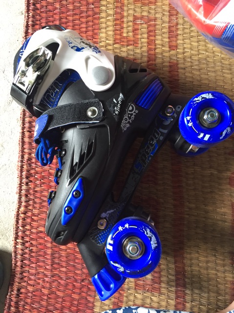 Giầy trượt patin 4 bánh ( kg sợ bị ngã ) hàng có sẵn