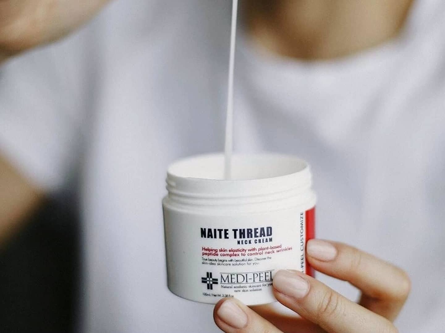 Kem Dưỡng Chống Lão Hóa Vùng Cổ Medi-Peel Naite Thread Neck Cream -100ml