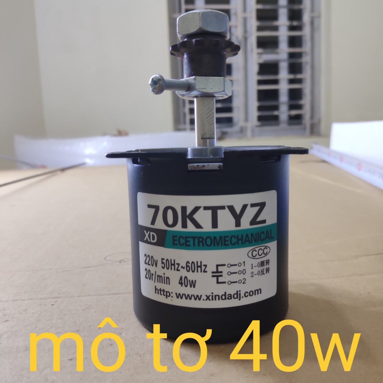 FREESHIP MAX-CAM KẾT GIÁ TỐT-Mô tơ giảm tốc 220v 40w 20 vòng/phút kèm đầu trục