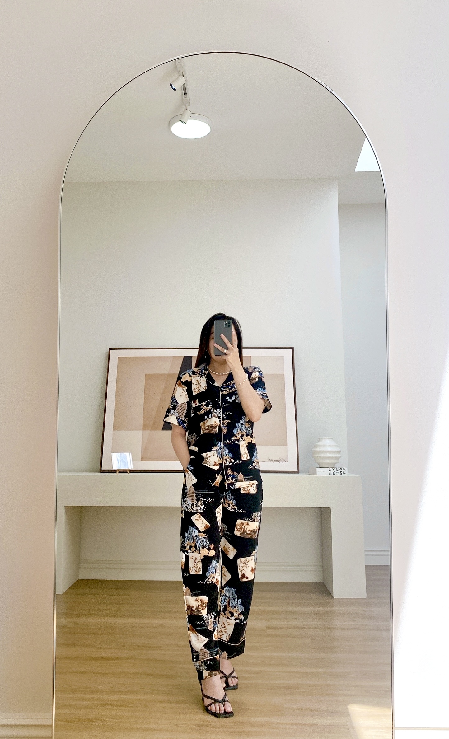 Pijama Đồ ngủ - Đồ mặc nhà Lụa Tay ngắn quần dài Satino - Mogan Black & Veda Black