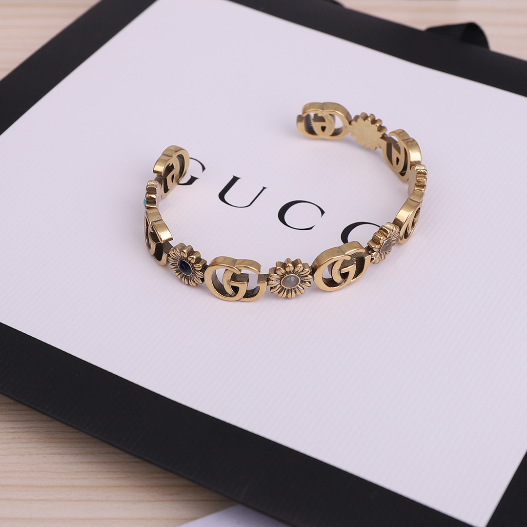 Quà tặng 29k]vòng tay, lắc tay nữ mạ vàng 18k , mẫu mới nhất 2021 đẹp dễ sử dụng, sang trọng, cá tính-aoao kids-vt003,lắc tay nữ mạ vàng, lắc tay nữ cá tính, vòng tay nữ cá tính,vòng tay cổ điển họa tiết hoa cúc.tặng hộp đựng