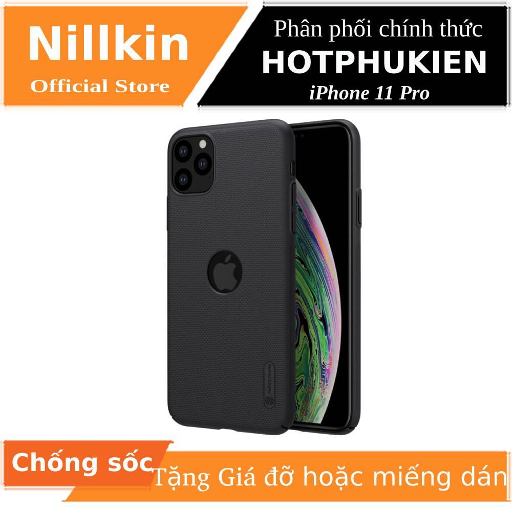 Ốp Lưng Sần Chống Sốc Cho iPhone 11 Pro (5.8 inch) hở Logo hiệu Nillkin (tặng kèm giá đỡ hoặc miếng dán từ tính) - Phân phối bởi Hotphukien