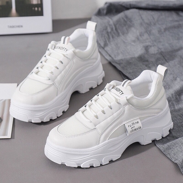 Giày sneaker nữ hot 2022
