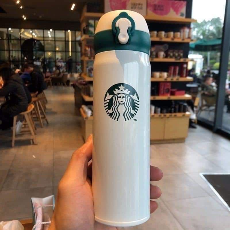 Bình và cuốc nước hiệu Starbuck