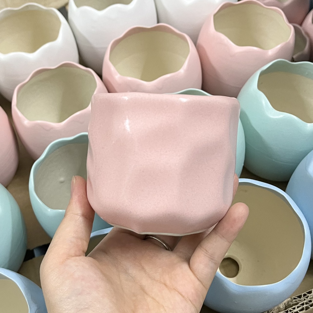 Chậu sứ men mát hình mắt na - nhiều màu - solar garden kích thước 7x8cm