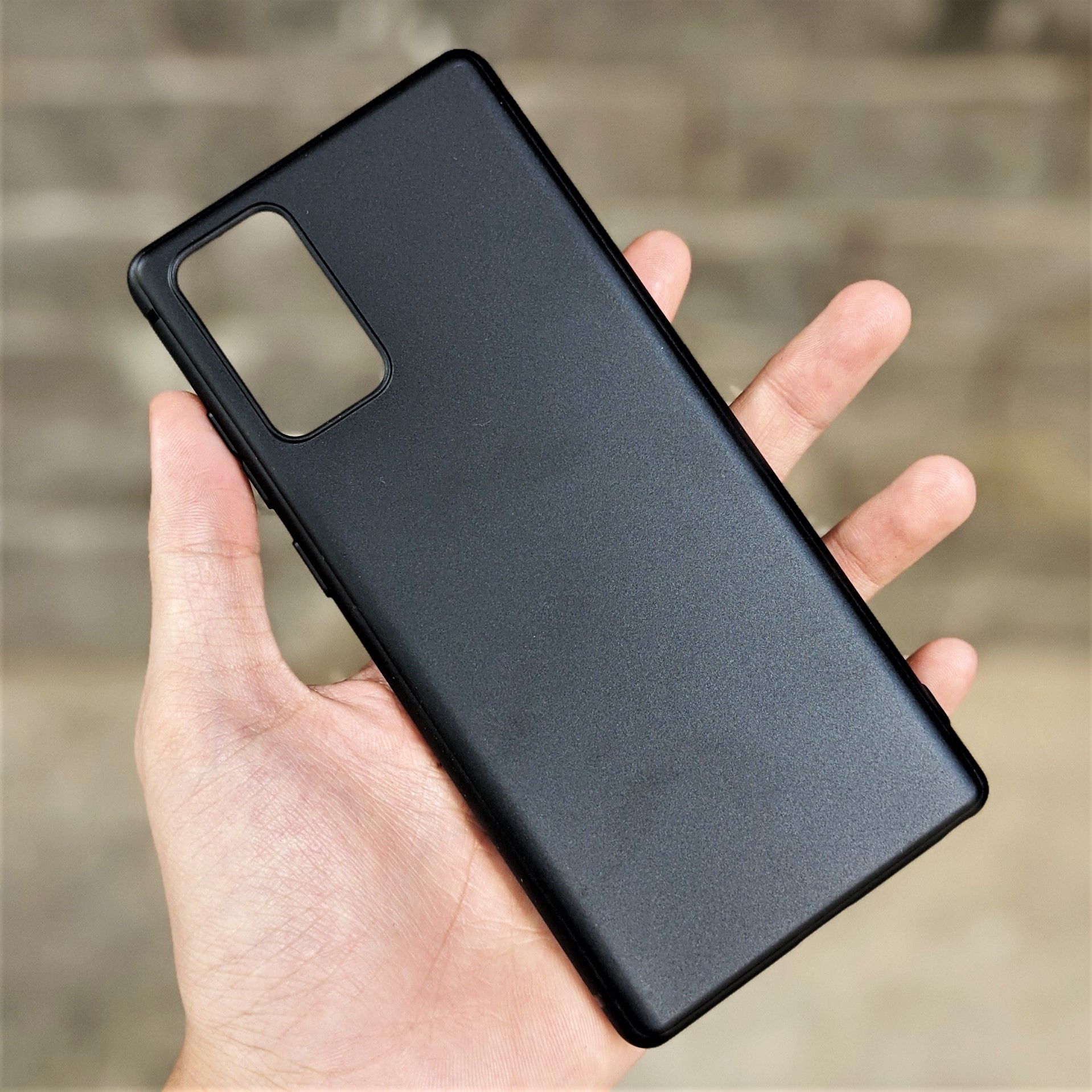 Ốp lưng Samsung Galaxy Note 20 TPU dẻo siêu mỏng ôm sát máy.