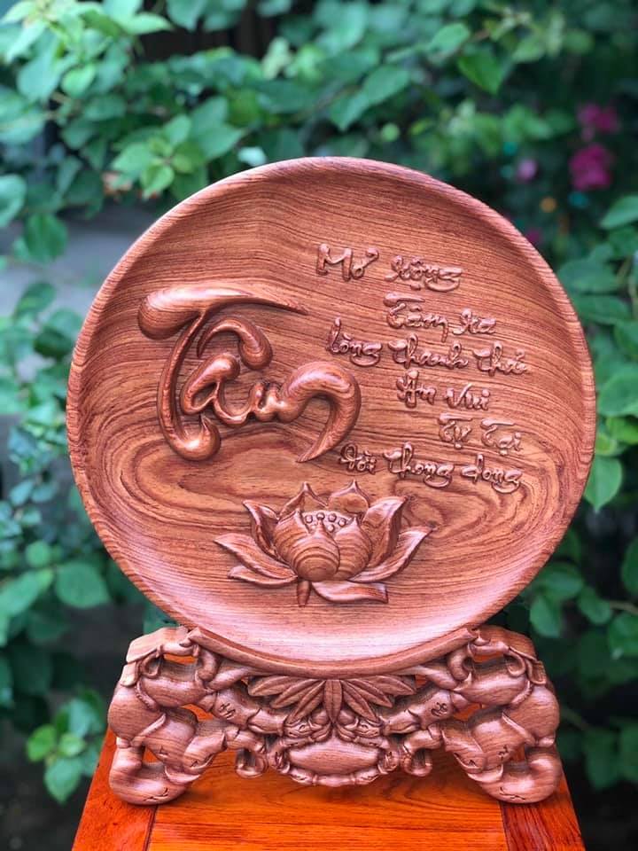 Tranh đĩa phong thủy di thuận buồm xuôi gió , gỗ hương ,ĐK 30 cm