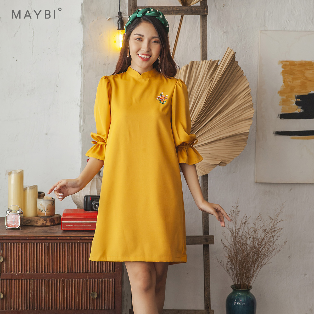 [NHẬP MÃ FALAZSOCIAL0830K GIẢM NGAY 30K] Đầm áo dài Nguyệt Mỹ MAYBI lụa tuyết màu vàng
