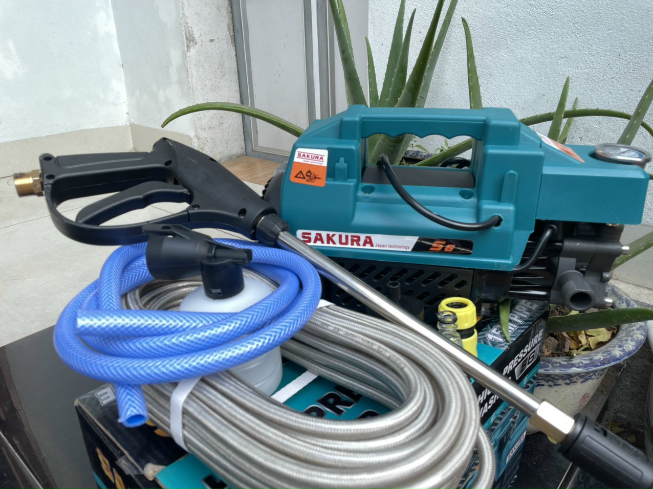 Máy rửa xe Sakura