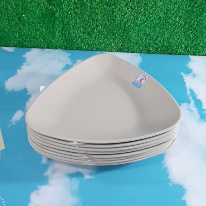 Đĩa Nhựa DTG 07N Tam Giác màu Nhám Nâu, Dĩa Melamine Nhà Hàng Sang Trọng