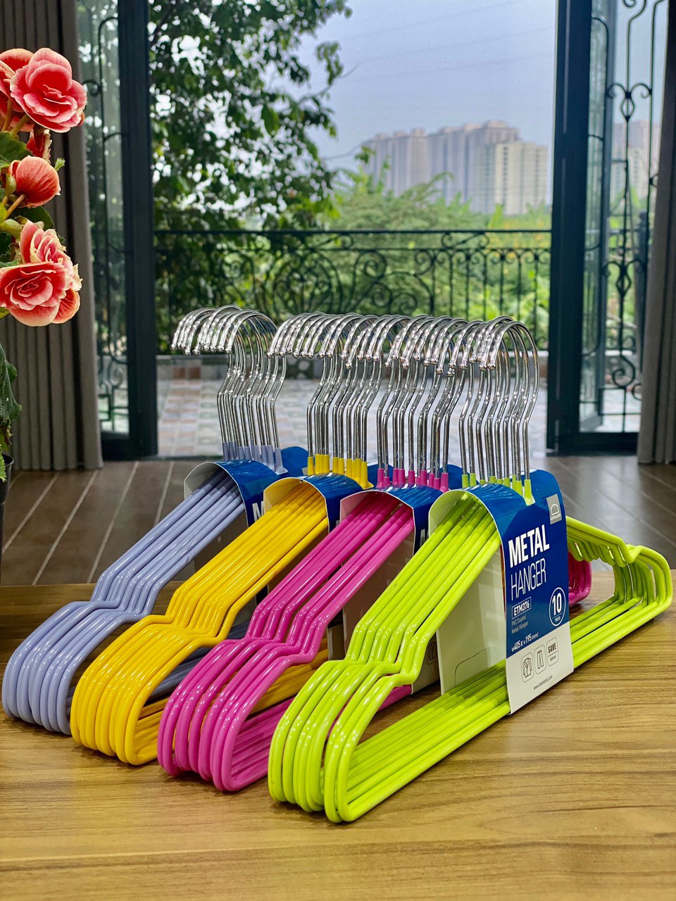 Sét 10 móc treo quần áo lock&lock etm376
