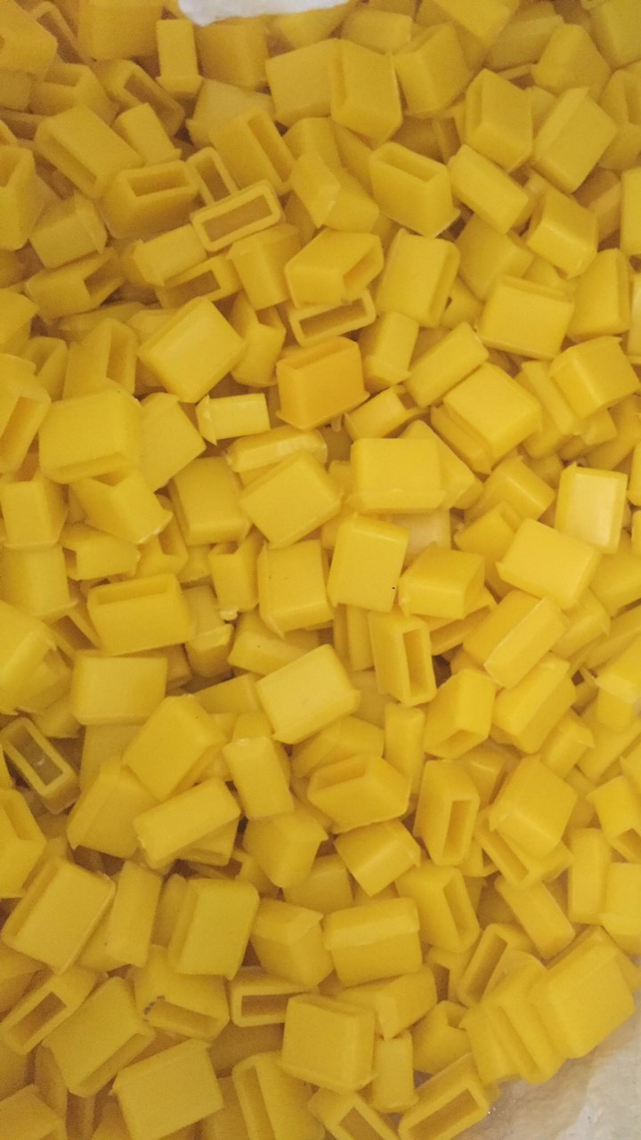 10 núm, bịt trong kích thước 10x20 mm chân bàn ghế, chụp,bịt chân ống hộp