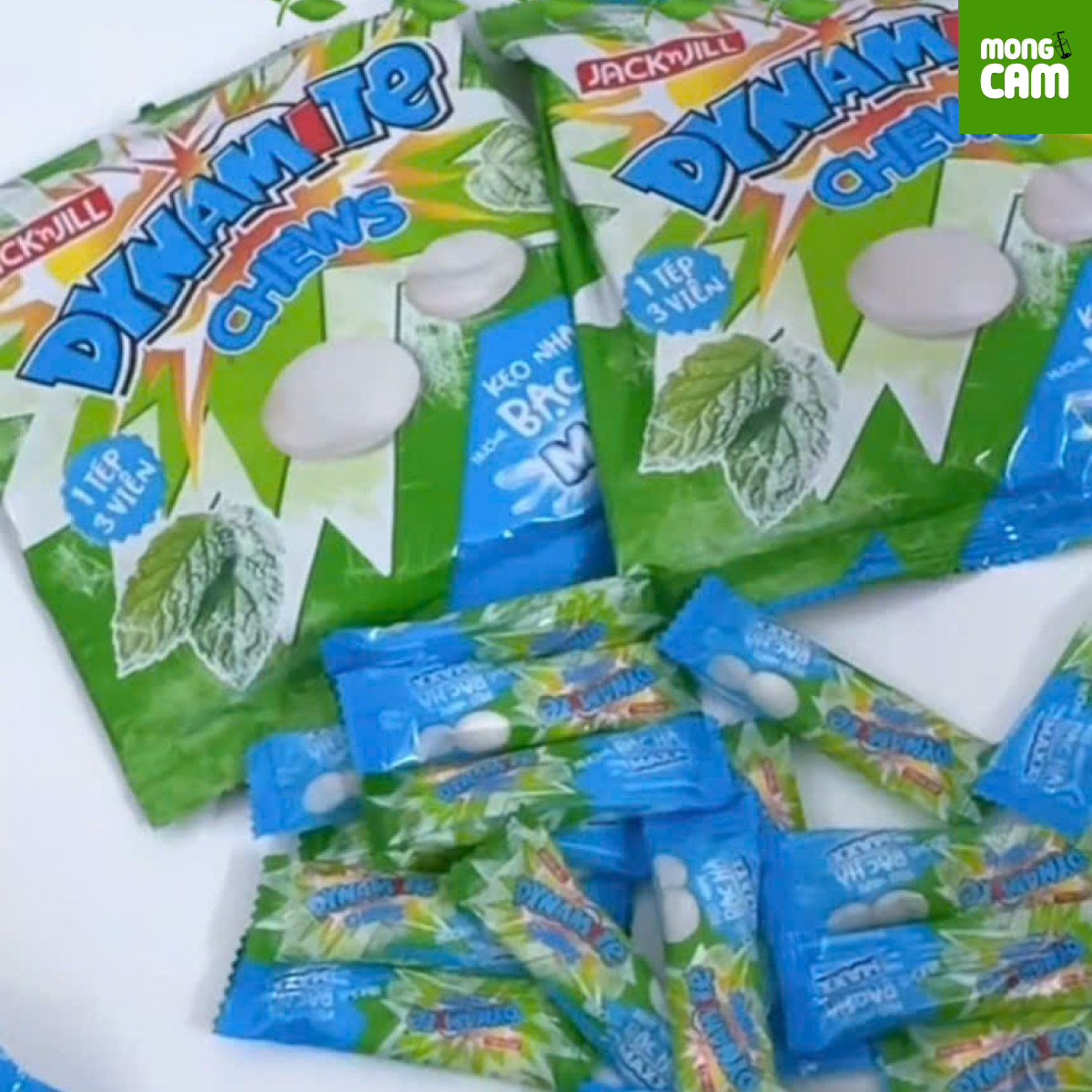 Kẹo nhai Dynamite hương bạc hà Maxx gói 112,5g (1 tép 3 viên)