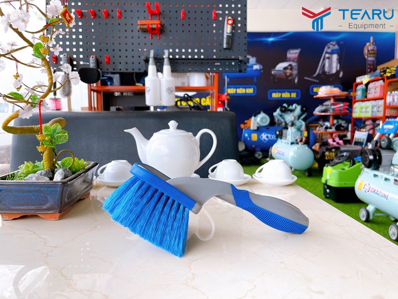 Bàn chải vệ sinh ô tô xe máy đa năng