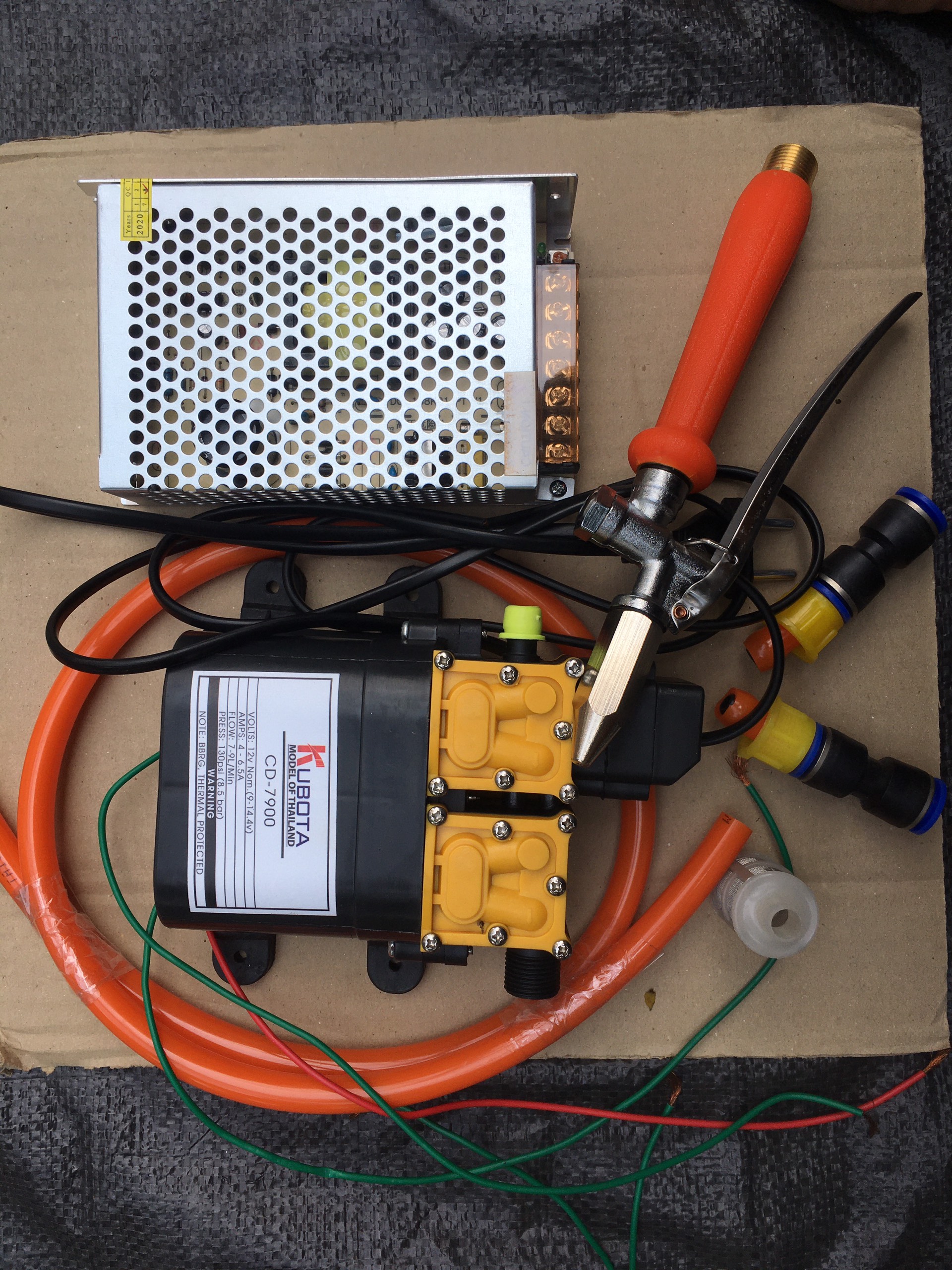 MÁY RỬA XE BƠM ĐÔI CỰC MẠNH KUBOTA KÈM NGUỒN TỔ ONG 12V-10A 5M dây chịu lực Vệ Sinh Máy lạnh Cực tiện Lợi