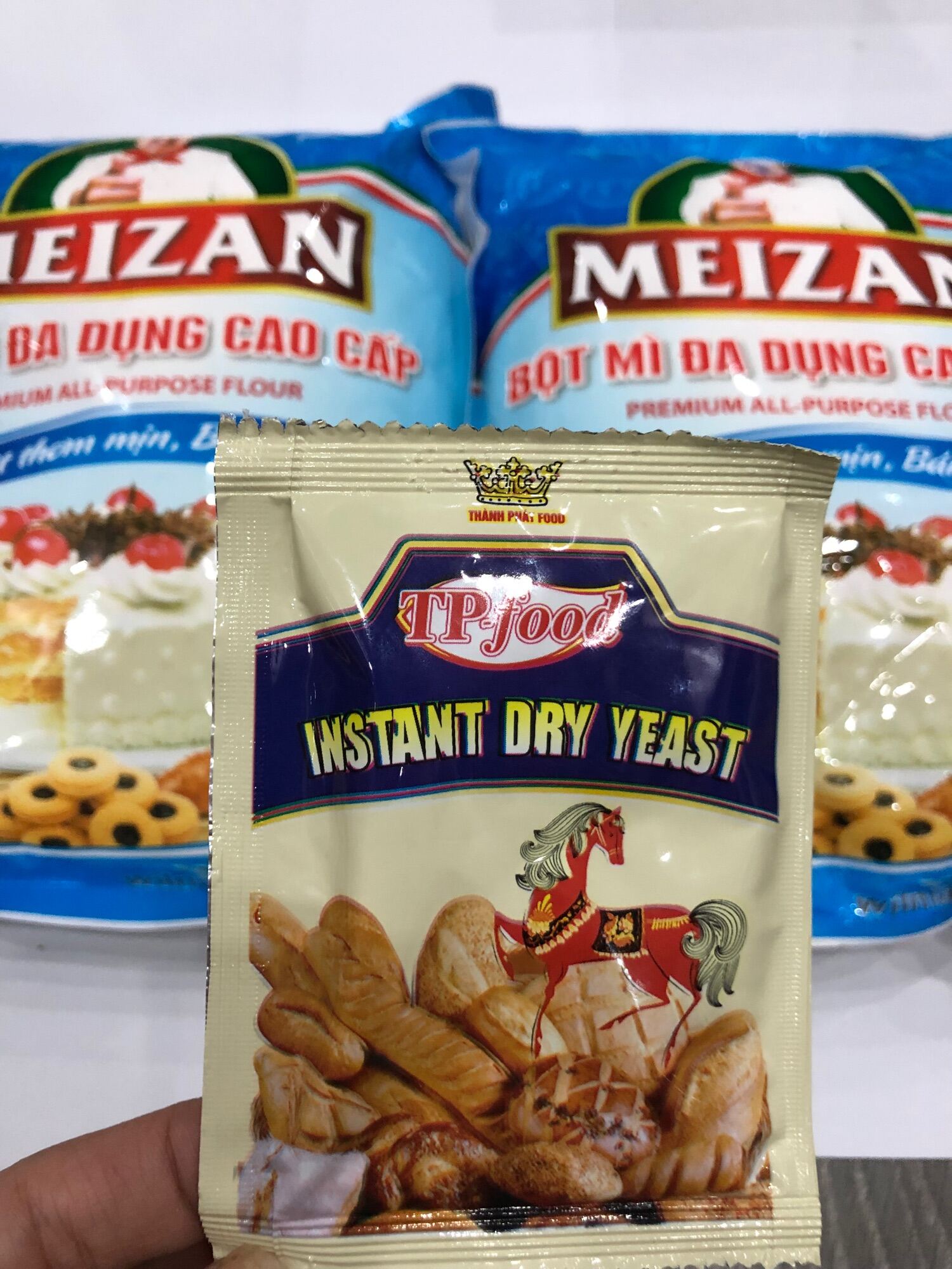 MEN KHÔ ( BỘT NỞ ) LÀM BÁNH INSTANT DRY YEAST TUẤN PHƯƠNG