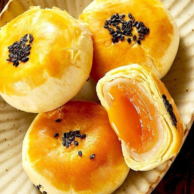 10 cái- Bánh liu trứng chảy ngàn lớp đài loan
