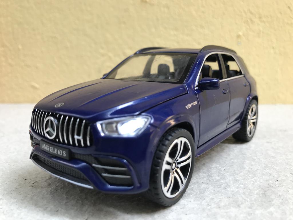 Mô hình xe ô tô mercedes gle 63s 1:32