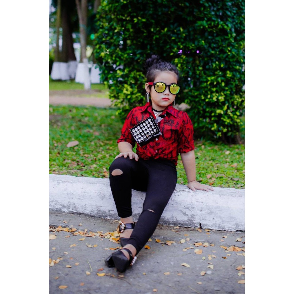 Bộ sơ mi quần dài rách gối bé gái