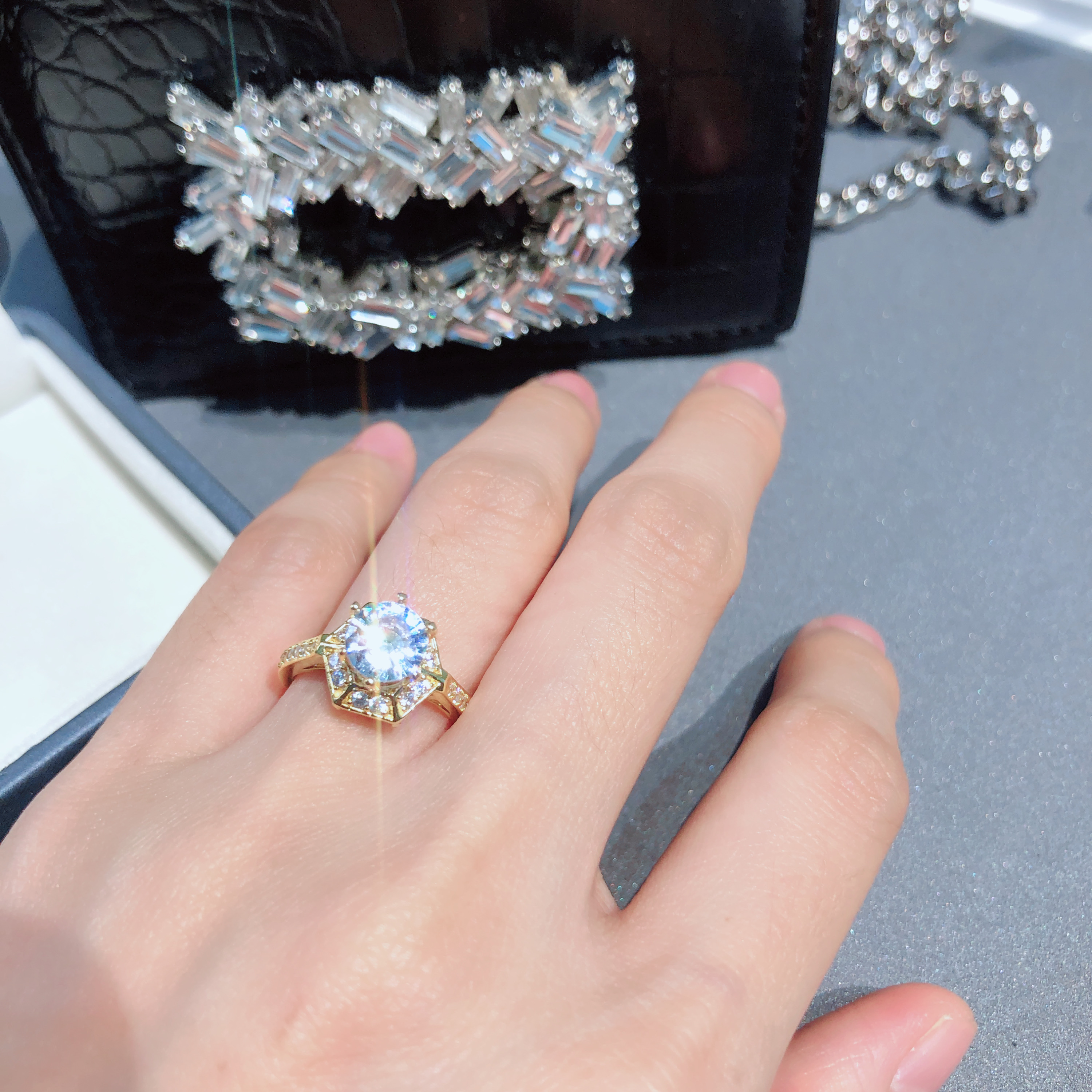 Nhẫn nữ đính đá mạ vàng 18K cao cấp Free&Easy thiết kế tinh xảo cao cấp sang trọng trang sức hottrendFE.nhan452