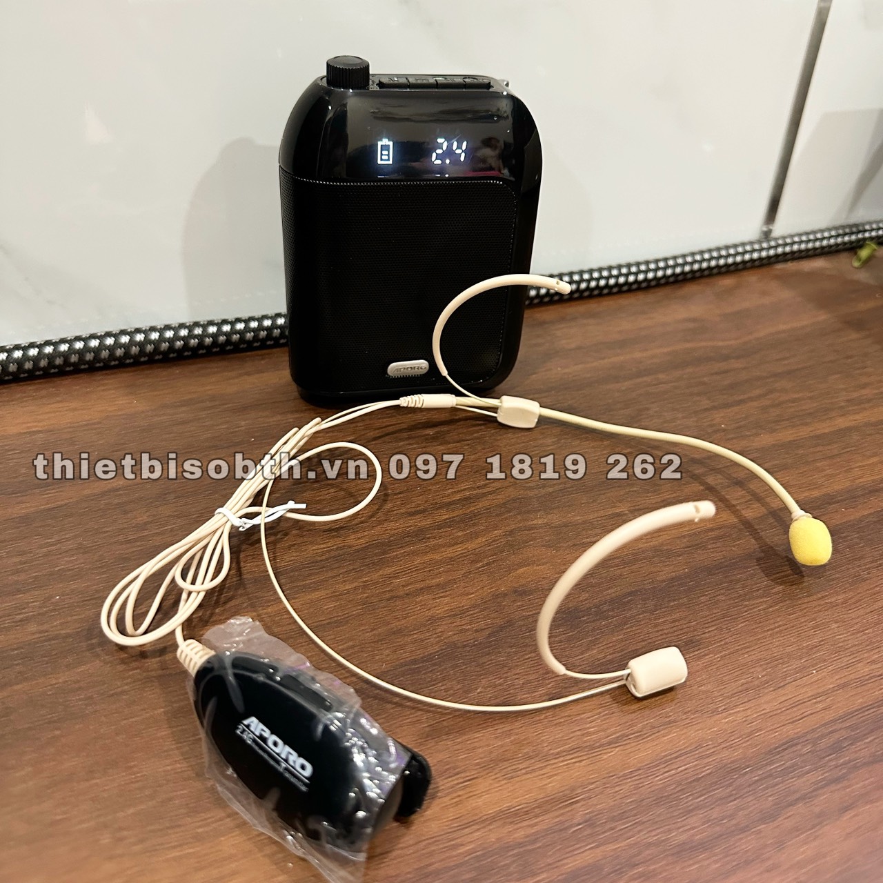 Micro không dây gài tai hạt gạo Aporo 2.4G chính hãng cao cấp, mic live stream bán hàng online - mic hạt gạo