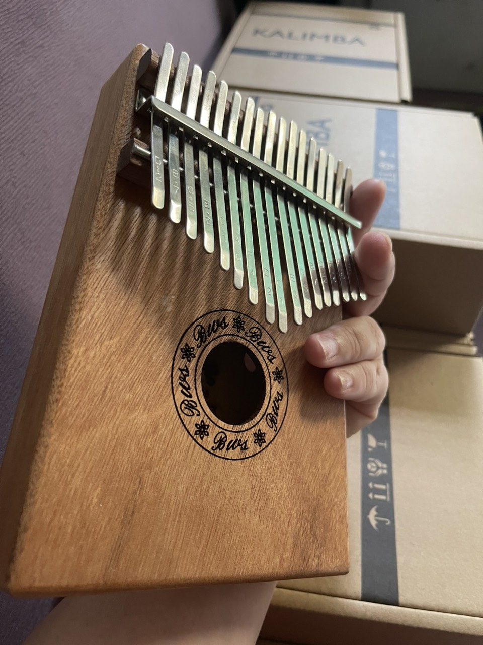 Đàn Kalimba 17 Phím KERUS - BWS Chính hãng 100% - Tặng Full Bộ Phụ Kiện - Hàng Có Sẵn
