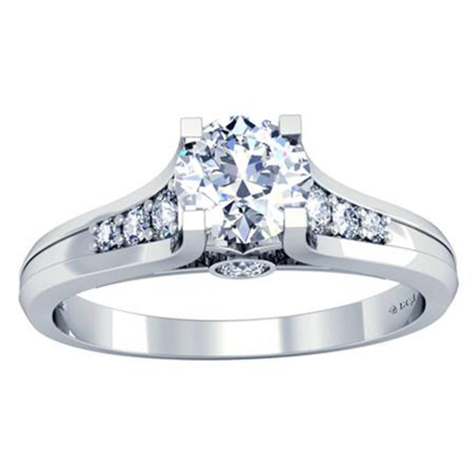 Kim Cương Nhân Tạo Swarovski Làm Nhẫn Dây Chuyền