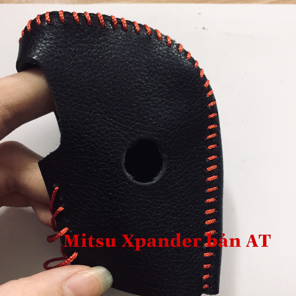 Bọc cần số + tay phanh da thật cho xe Mitsu Xpander bản AT.