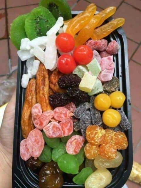 Hộp mứt tết 500G mix 6-10 vị thập cẩm ( MIX NGẪU NHIÊN ) siêu ngon, rẻ, chất lượng, sỉ, dạo, ăn vặt, ăn là ghiền, ăn liền, combo, mứt, hot, tết, xí muội, nhà làm, trái cây, trái cây sấy, dẻo,vào bếp, nấu ăn,làm bánh