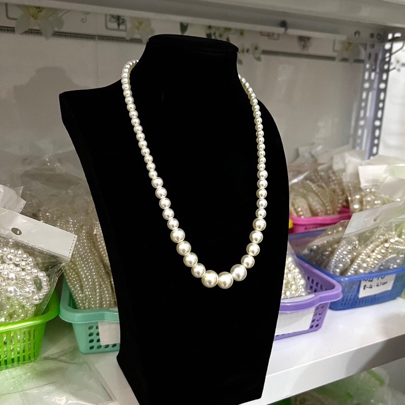 Vòng ngọc trai nhân tạo mặc áo dài màu trắng kem, bờm ngọc đeo cổ phối áo dài truyền thống, áo gấm, áo pháp phục, vòng ngọc đeo cưới