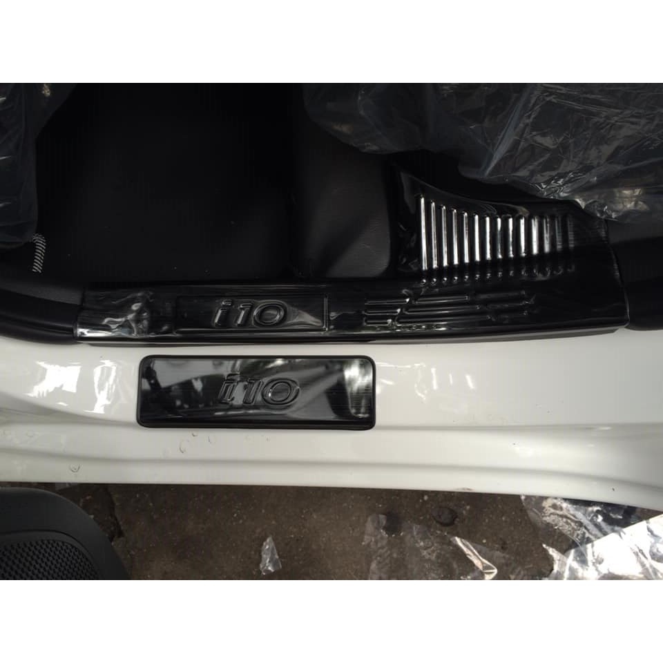 Ốp bậc cửa xe Grand I10 2015 đến 2023  Mẫu Titan, Giúp Trang Trí Chống Xước Xe Hiệu Quả, Có Sẵn Keo 2 Mặt Siêu Dính, Lắp Đặt Dễ Dàng Tại Nhà