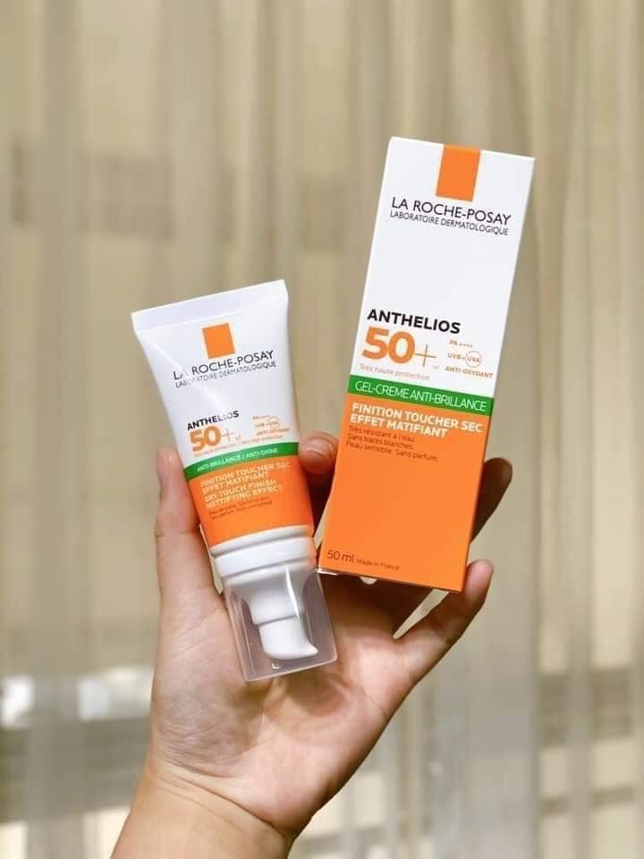 Kem chống nắng LRP vạch xanh dành cho da dầu - Tuýp 50ml