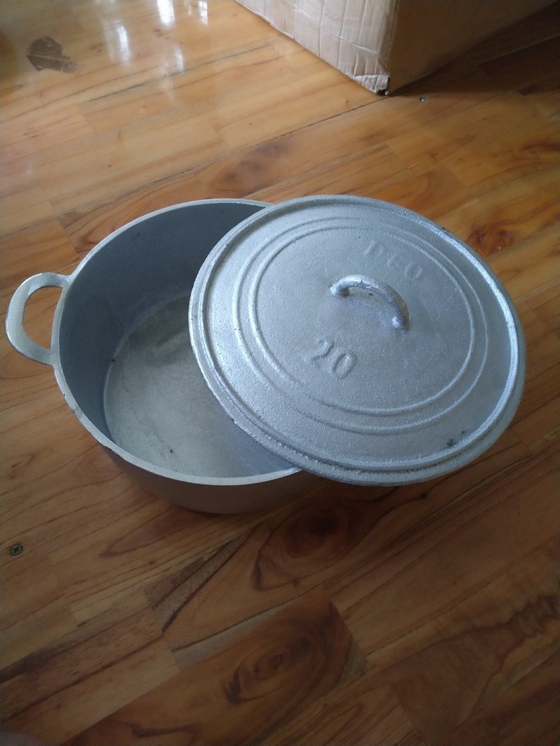 Nồi gang đúc số 20 Hàng Việt Nam đường kính 25cm