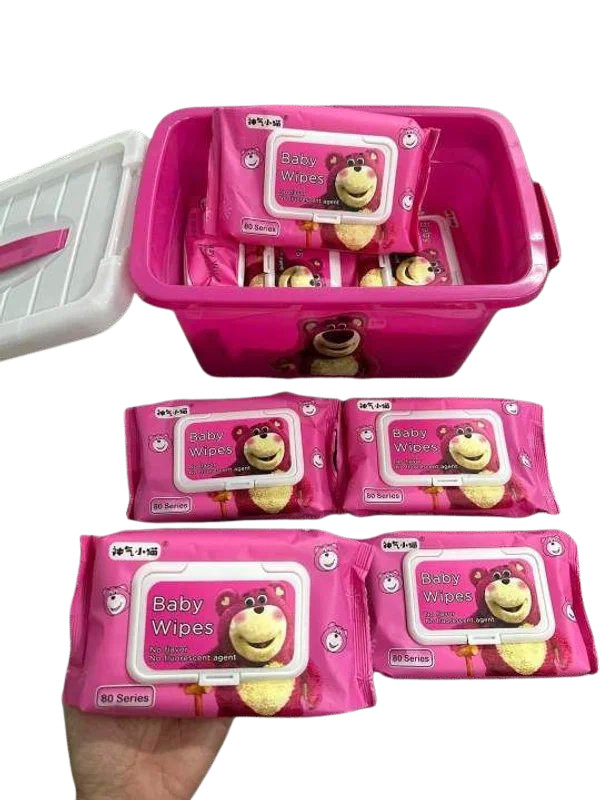 Set 3 Gói Khăn Giấy Ướt Gấu Dâu, siêu xinh, siêu tiện lợi