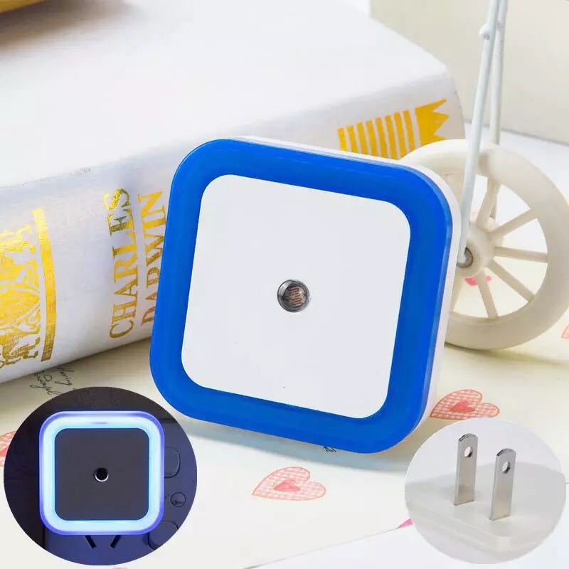 Đèn ngủ LED hình vuông cảm biến ánh sáng thông minh, tự động bật khi thiếu ánh sáng