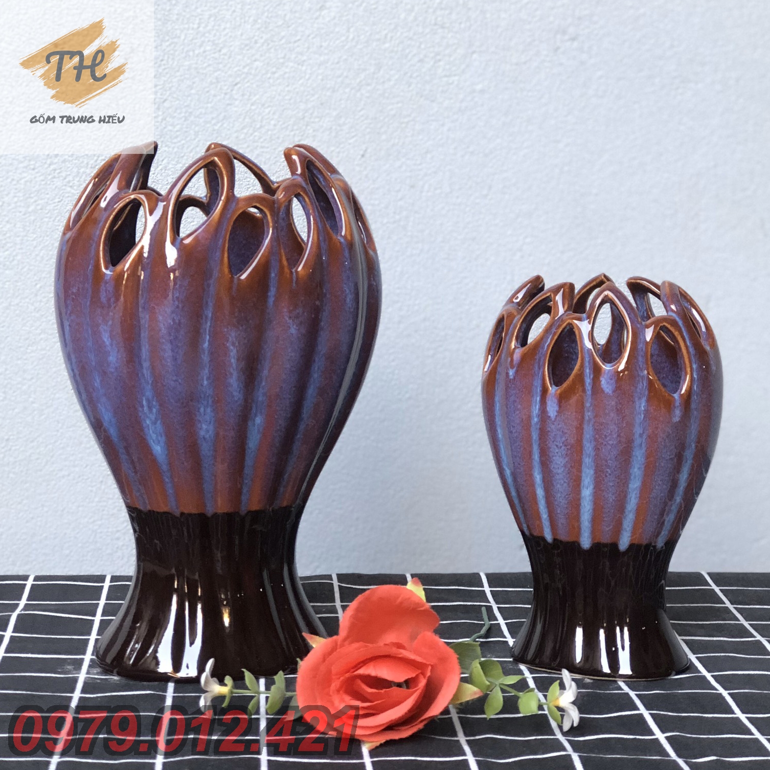 Bình hoa Bát Tràng kiểu tay phật men hỏa biến tím