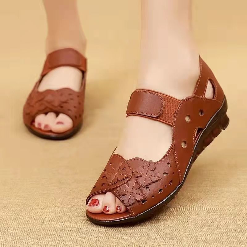 Phụ nữ trung niên và cao tuổi đế bằng bít mũi đế rỗng gân bò dép cho mẹ giày lỗ nữ đế mềm da thật giày nữ giày da mẹ