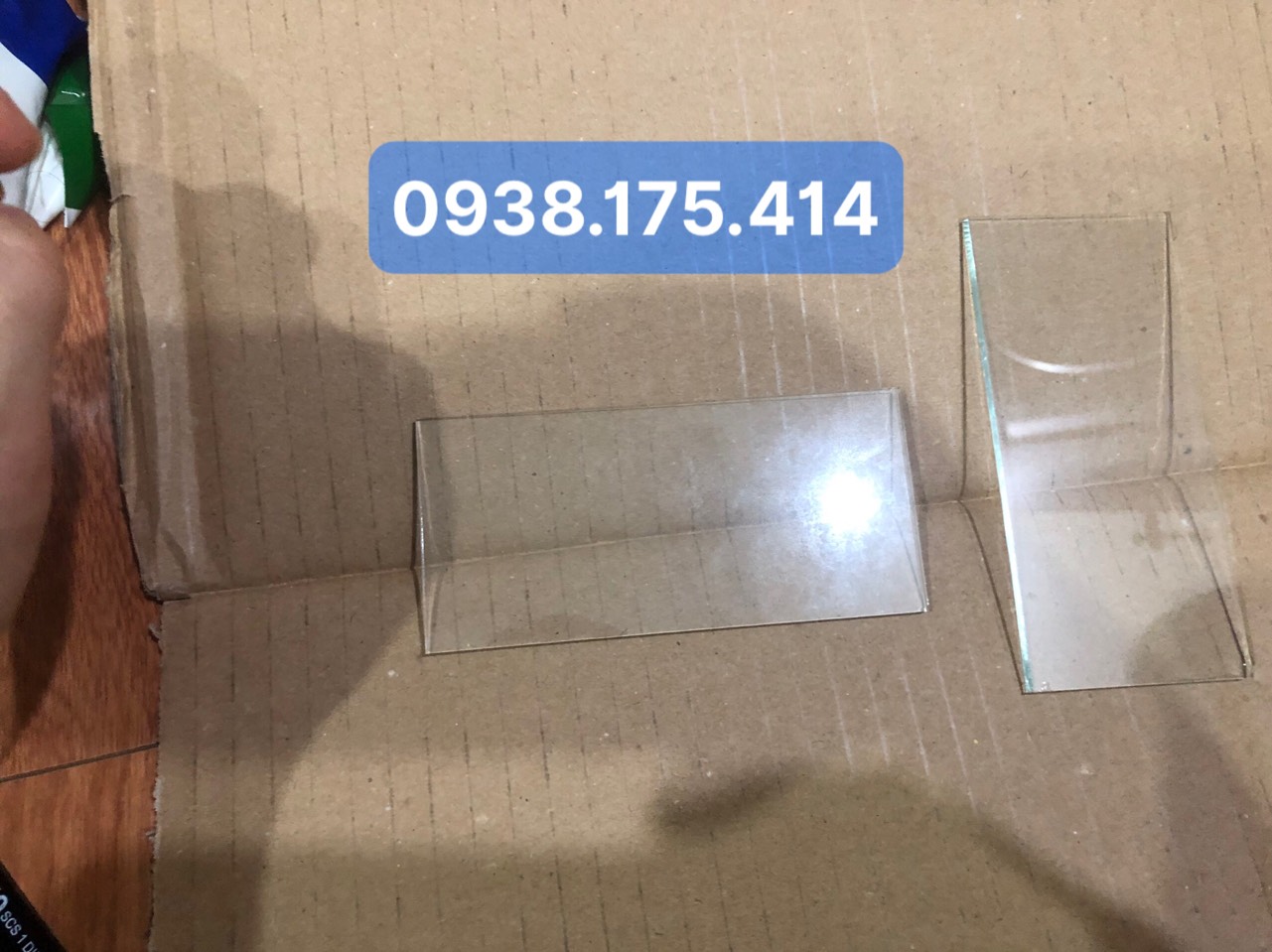 Miếng kính hàn trắng dùng lắp mặt nạ hàn