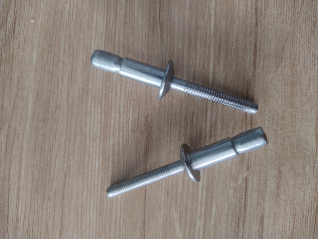 Gói 20 cái đinh rive 6.4/ đinh rút phi 6/ đinh rive phi 6. chất liệu: inox304