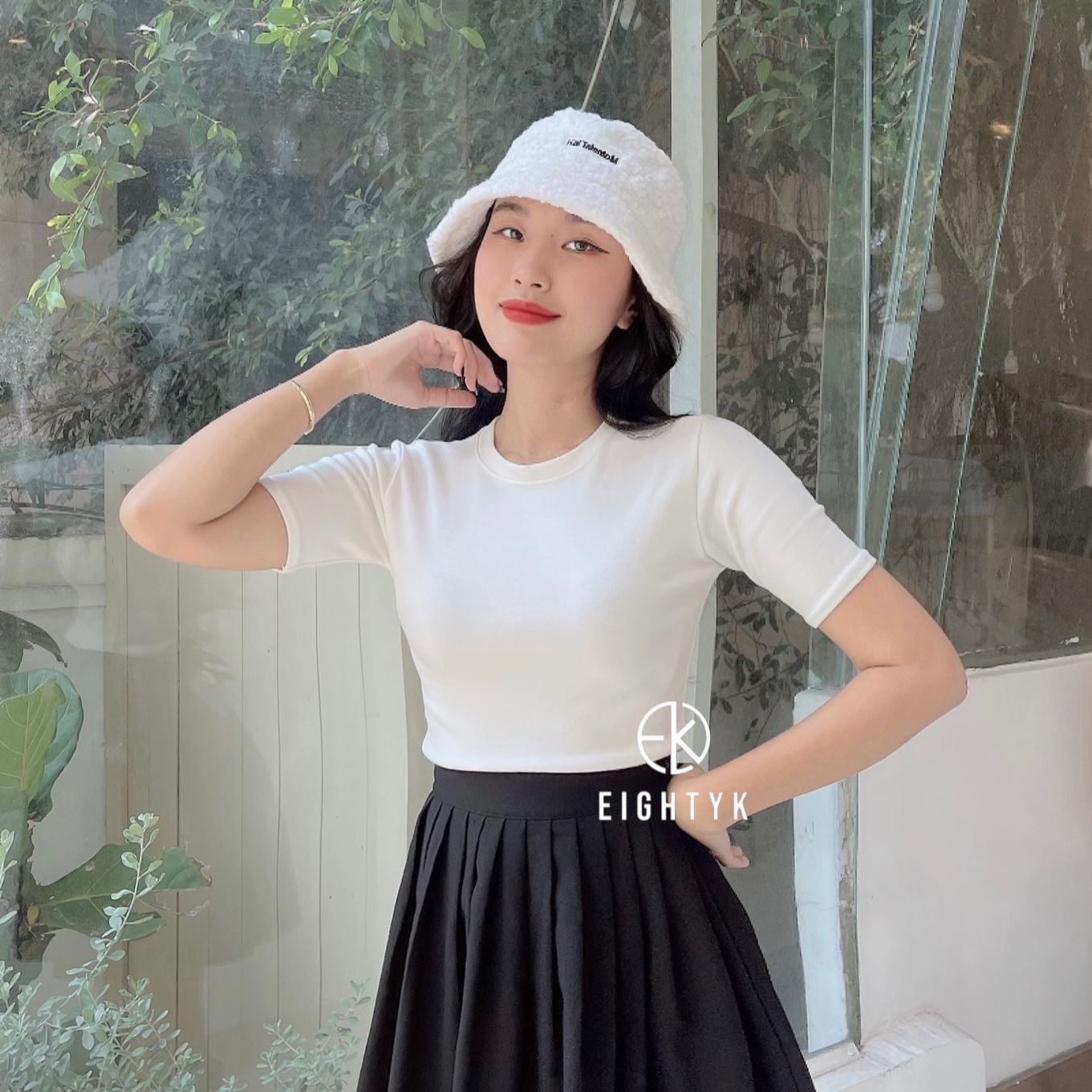Eightyk áo croptop tay ngắn trơn