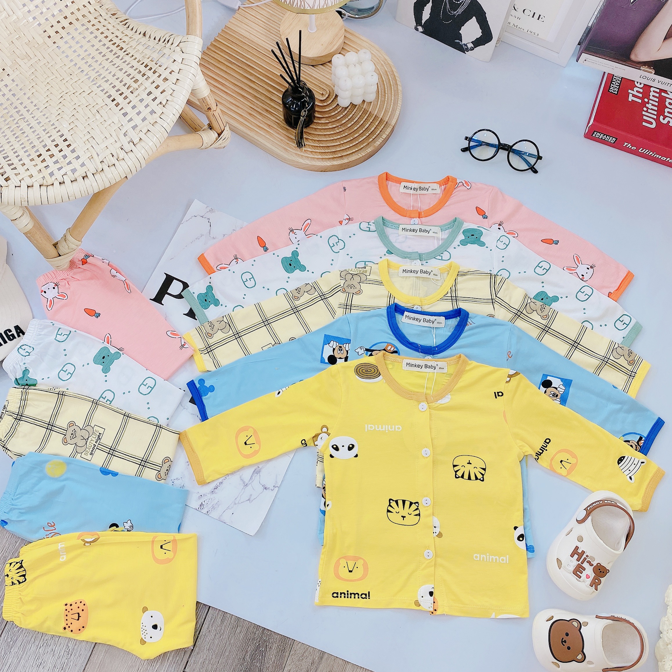 [Siêu Sale] *𝔽𝕣𝕖𝕖 𝕊𝕙𝕚𝕡*Bộ Dài Tay Thun Lạnh Cài Cúc Giữa Có Túi Trước Ngực Hàng Minky Mom Chất Thun Lạnh In Họa Tiết Động Vật Dễ Thương Cho Bé Trai Bé Gái (6-21kg)