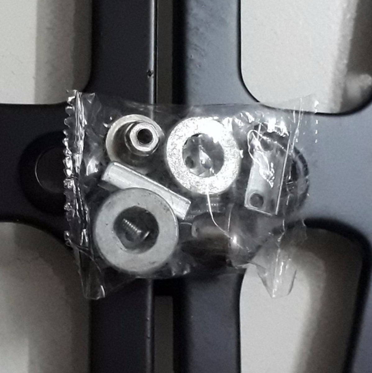 [HCM]Bộ ốc (cối xoay) để lắp bản lề tủ giày thông minh (không bao gồm bản lề)