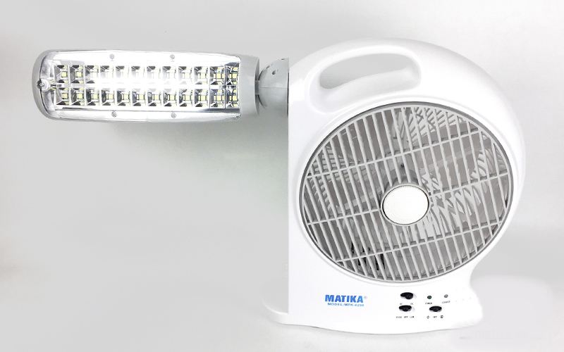 Quạt sạc tích điện Matika-6298 có đèn LED quạt bằng pin đến 5.5 giờ