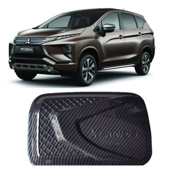 [HCM]ỐP NẮP BÌNH XĂNG VÂN CACBON XE MITSUBISHI XPANDER 2018-2019