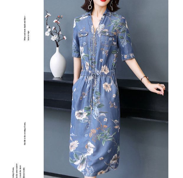 Đầm jean họa tiết bo eo