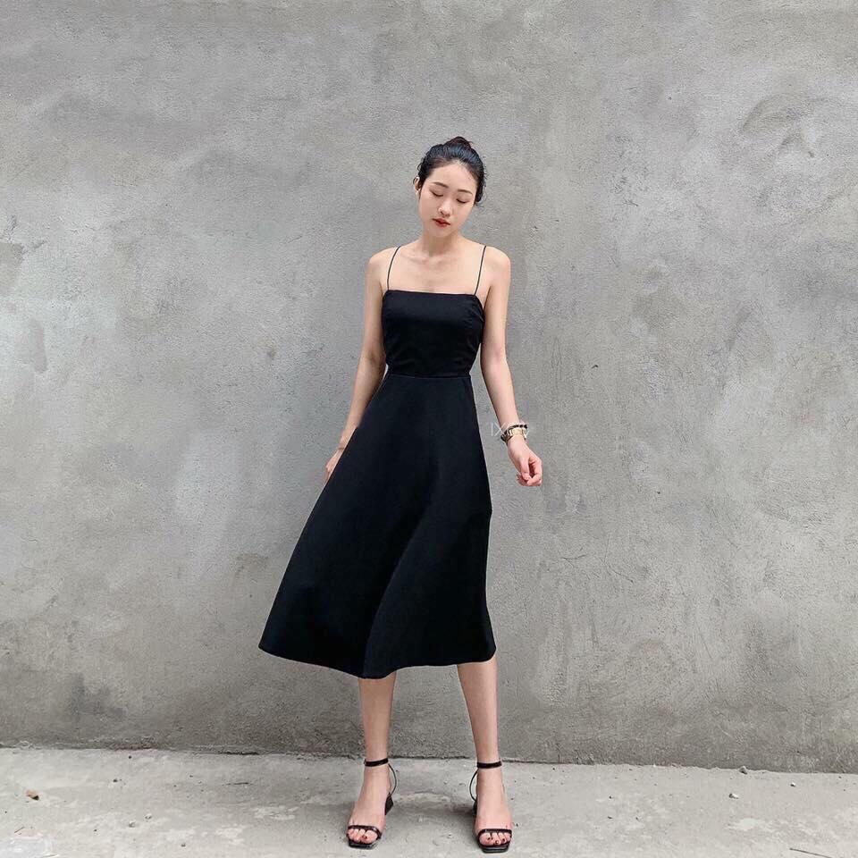 Đầm dự tiệc hai dây dáng xòe màu đen sang chảnh