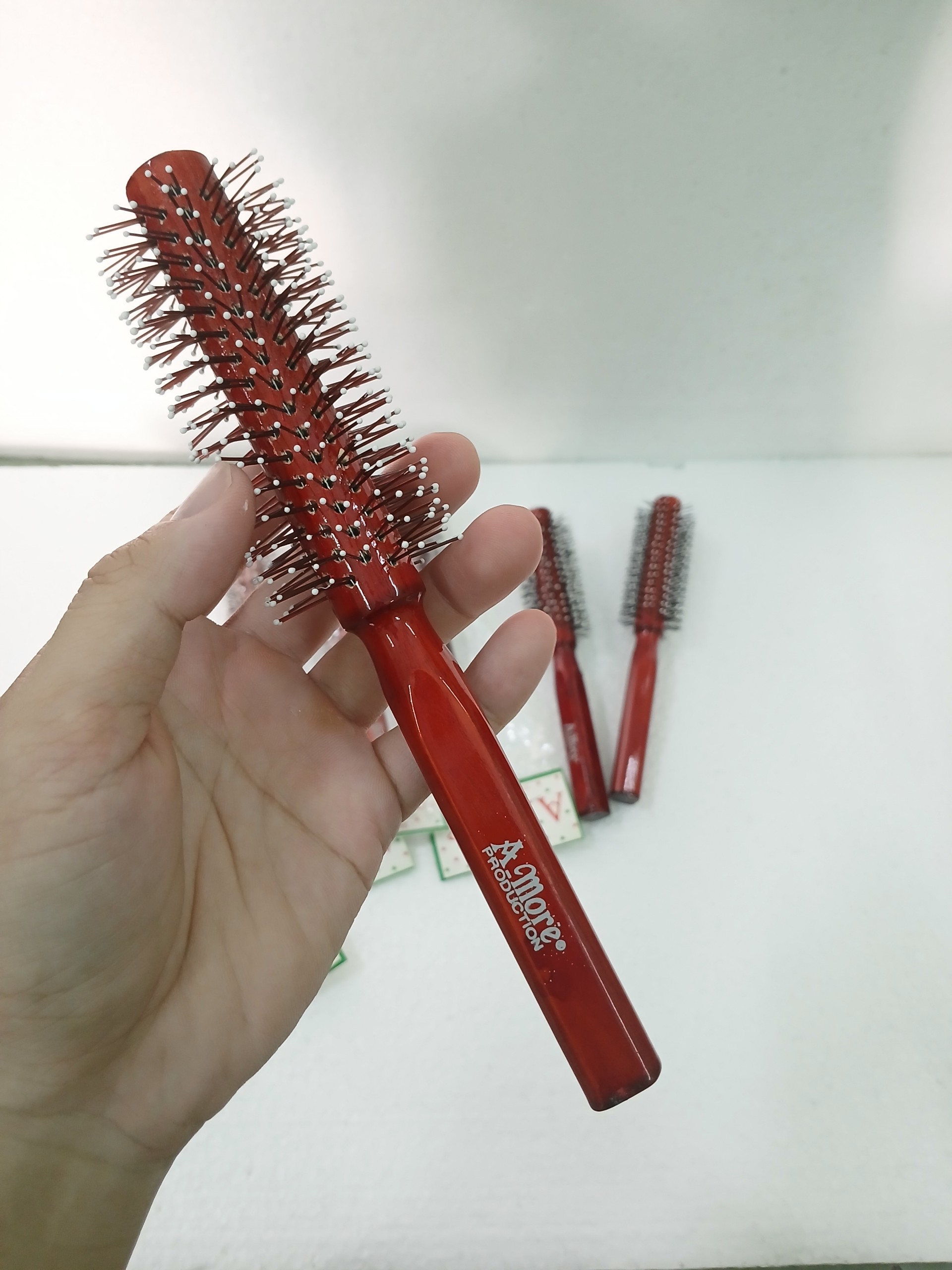 [1cây] lược chải tóc mũ trong có cán cầm tay tóc rối, tóc uốn, ( nhiều màu) shop giao màu ngẫu nhiên theo hình